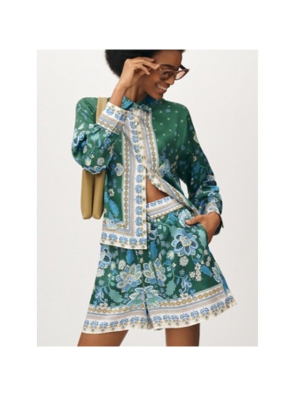 ANTHROPOLOGIE Maeve Silky Scarf Shorts Green Pattern Size L NEW